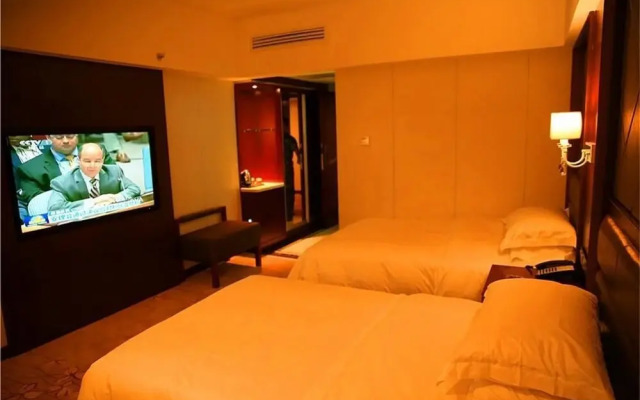 Yuebanwan Hotel (Fat Donglai at Xuchang Railway Station)