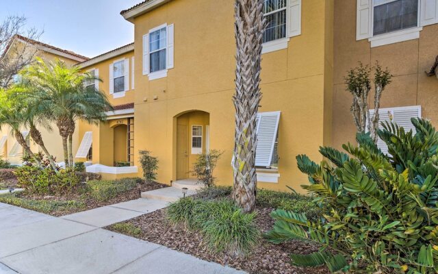 Sleek Kissimmee Townhome - 7 Mi to Disney Parks!