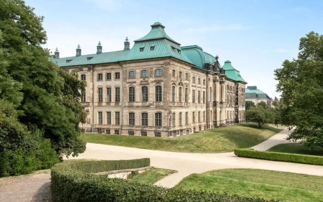 Super 8 by Wyndham Dresden