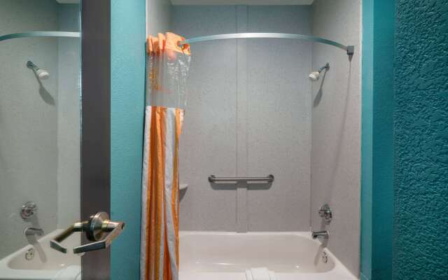 La Quinta Inn & Suites by Wyndham Knoxville East