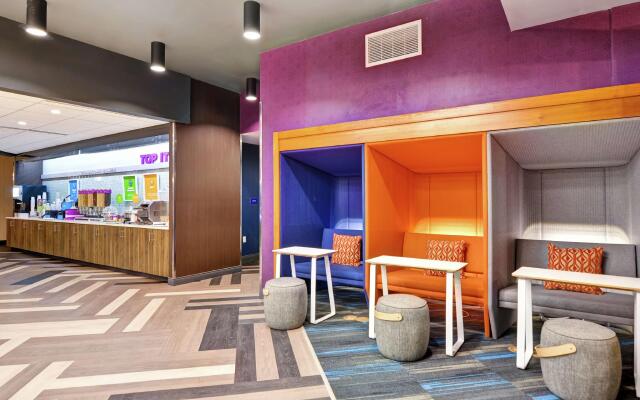 Tru by Hilton Richmond