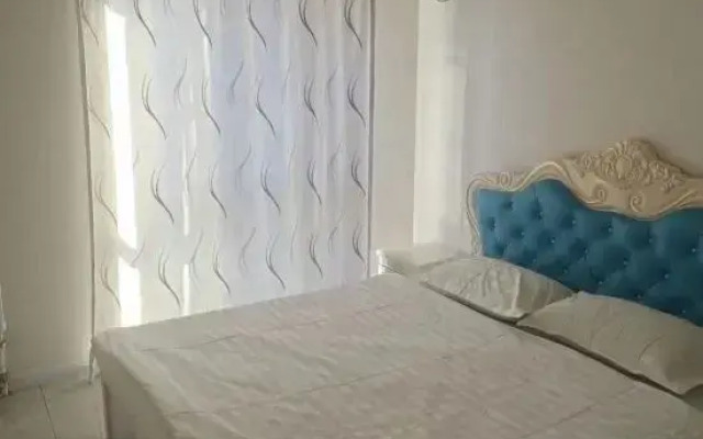 Happiness e Home Apartment