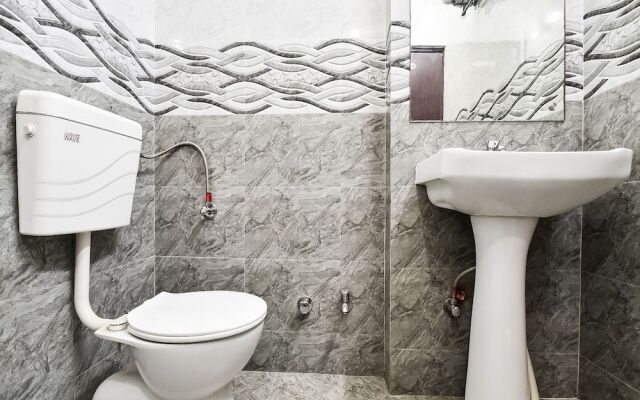 OYO 40235 Aashiaana Guest House