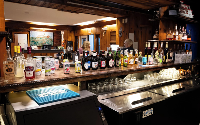 Riverboat Inn and Suites