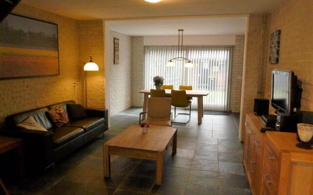 Vacation home Zwaantje #ABB24b