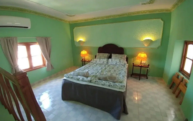 Casa Teniente Rey 16