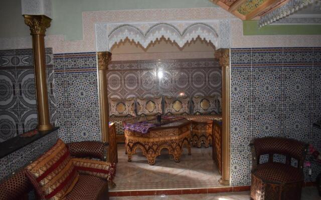 Riad Alaoui 135 with swimming pool and free parking