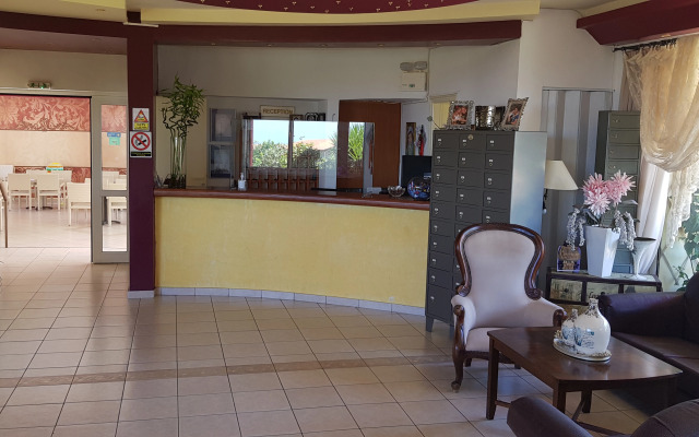 Alexandros Hotel