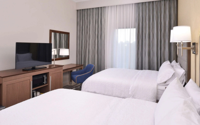 Hampton Inn & Suites Cincinnati-Mason