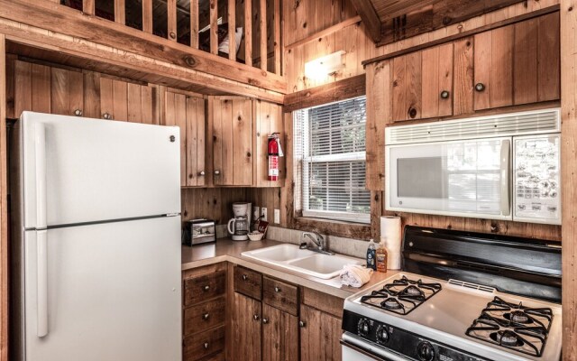 411apvillage24avncb - Aloft Cabin