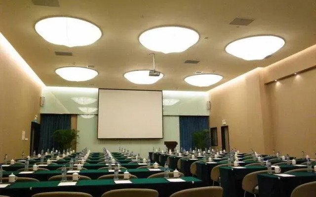 H Hotels