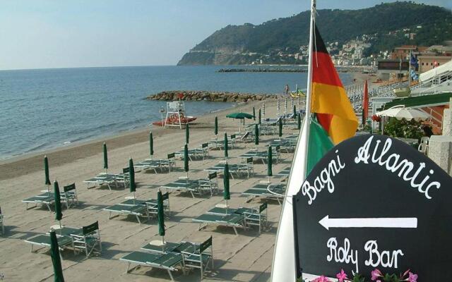 Trilocale ristrutturato a 200m dal mare:VINCI246