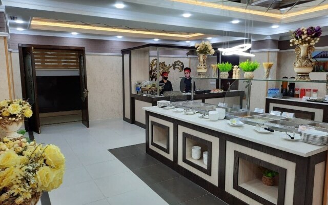Zarafshan Grand Hotel FIEZ
