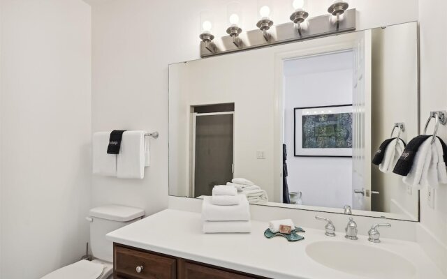 Silver Beach 1702e 3 Bedroom Condo by RedAwning