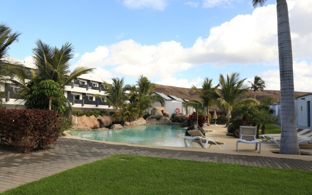 R2 Romantic Fantasia Dreams & Suites Hotel