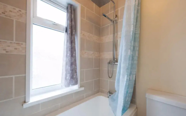 Holiday Home - Sleeps 7