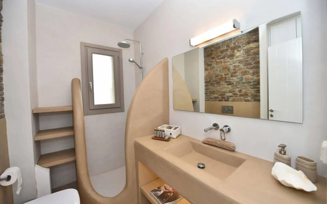 White Tinos Luxury Suites
