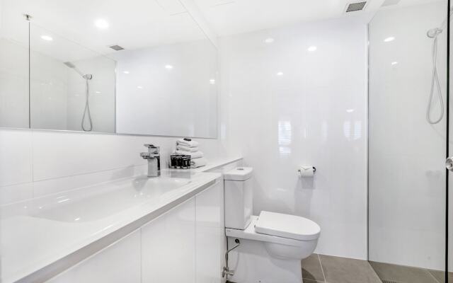 Victoria Square 2 Bed Ocean View Broadbeach