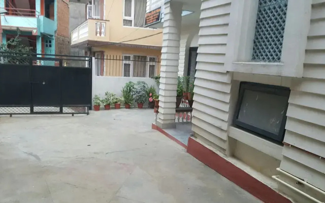 BnB Royal Tourist House