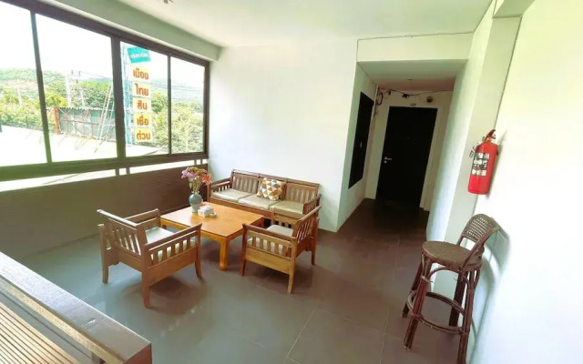 Rockstar Beach Apartments