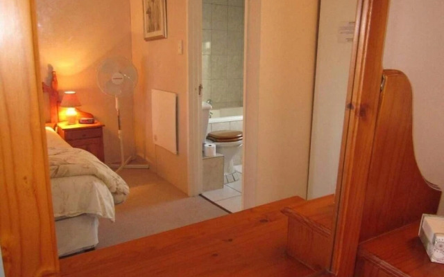 Two Owls Guest House