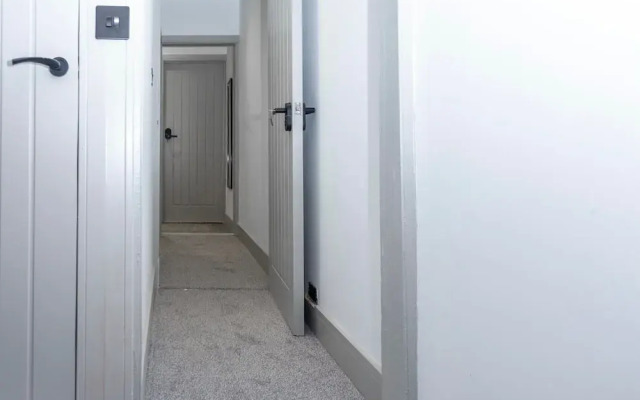 Cozy House In Medway-sleeps10-garden-freeparking
