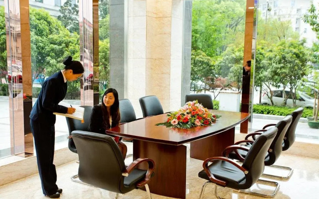 Yichang Jinshi Hotel