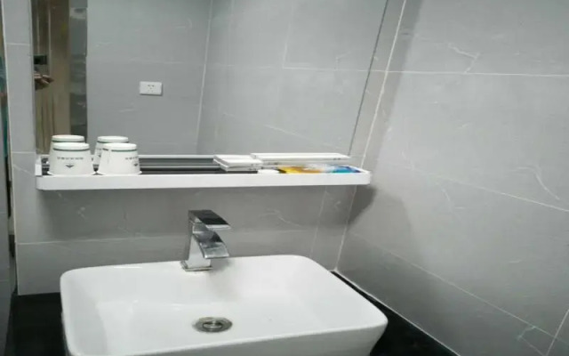 Shell Cangzhou Hejian New Bus Station Hotel