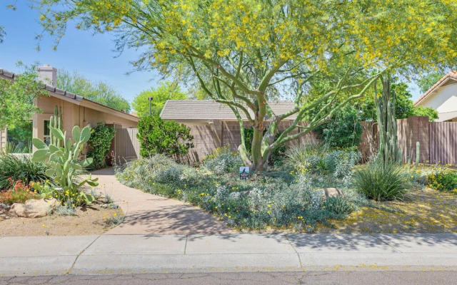 Pool & Patio Access: Sunny Phoenix Casita!