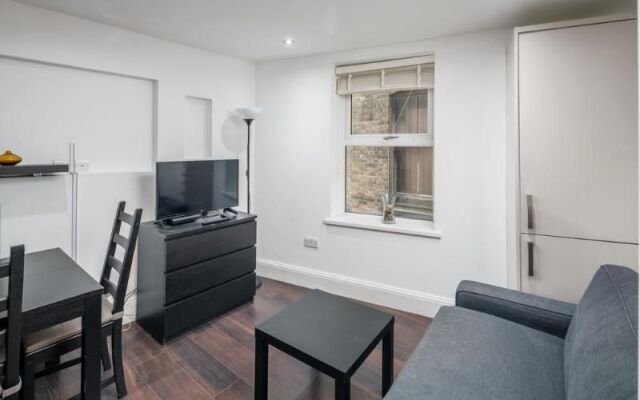 OYO Home 109 Old Nichol Street