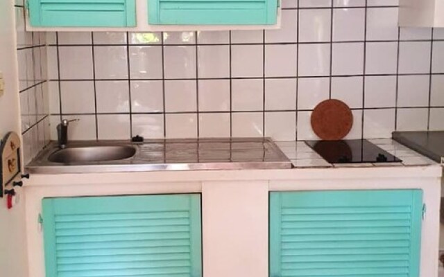 Studio in Saint-pierre, With Enclosed Garden and Wifi
