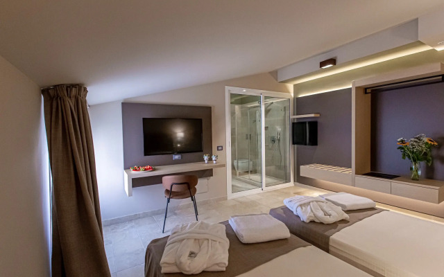 Charme Simon Bolivar