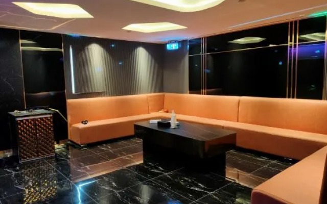 Saint Heaven & Earth Travel Residence (Huangshan North High-speed Railway Station)