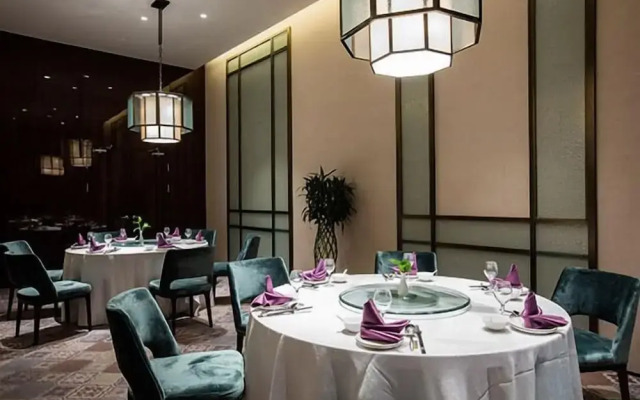 Golden Eagle Summit Hotel Nanjing China