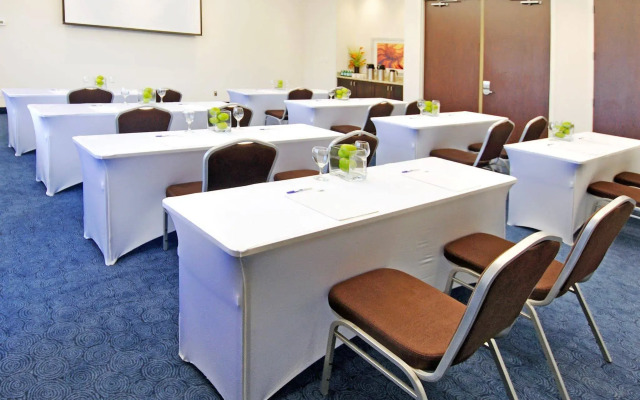 Holiday Inn Express Hotel & Suites Toronto - Markham by IHG