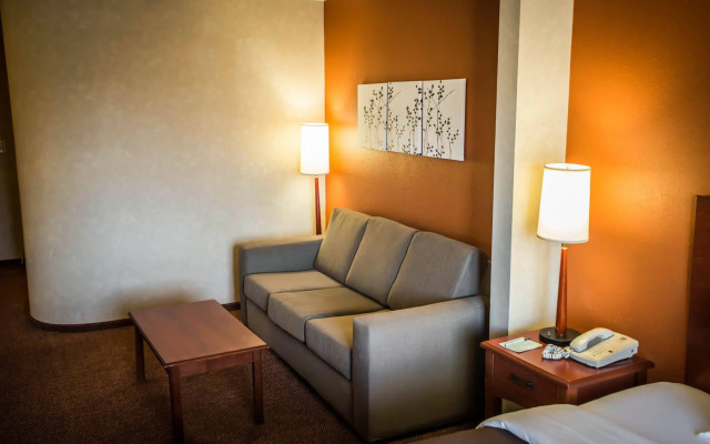 Sleep Inn & Suites Dunmore