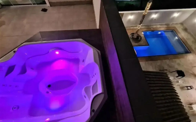 Marmeu Enseada com jacuzzi aquecida