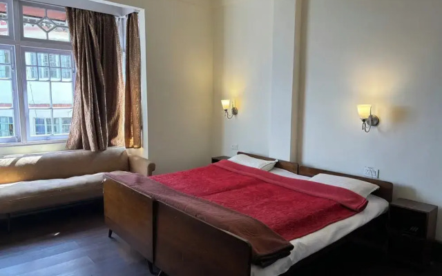 Pineridge Hotel