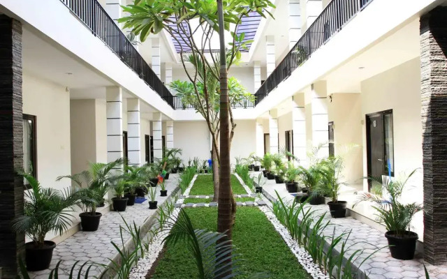 D'Paragon Pelem Kecut