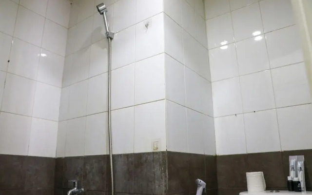 Well Design 2Br Apartment At Green Pramuka City
