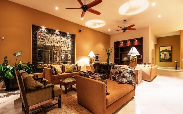 Sunny Vacation Villa 95