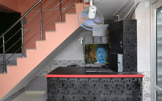 Oyo 22221 Yadav Hotel
