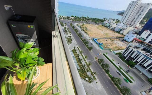 Flc Sea Tower - St Apartment
