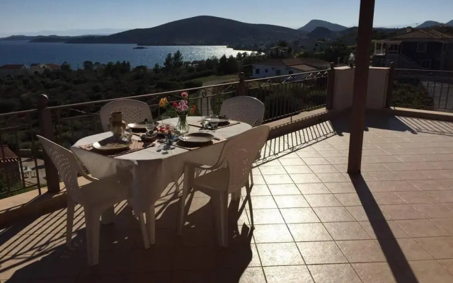 Immaculate 3-bed House in Ermioni