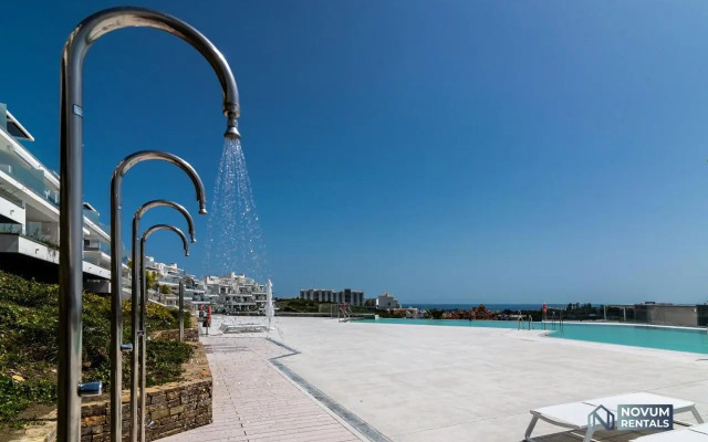 Newly Built 3-BDRM Luxury Apt w/ Stunning Sea Views