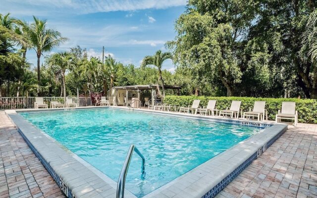 South Seas Beach Villa 2001