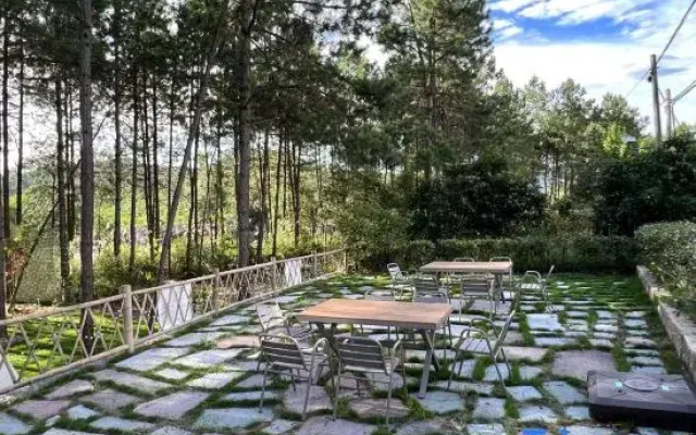 Rongyue Xianju Emerald GreenWeir Homestay