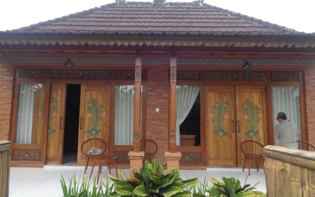 Puri Achyuta – Outside – Tampak Siring