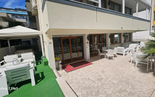 Hotel Annalisa B B And Beach