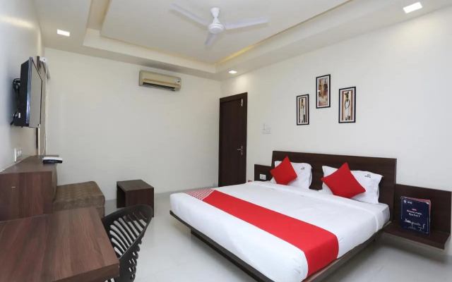 OYO 24707 Comfort Inn by OYO Rooms